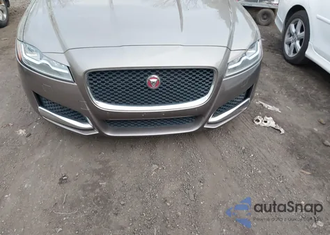 2016 Jaguar Xf 35T Prestige z USA, uszkodzony, nr VIN SAJBK4BV6GCY20564